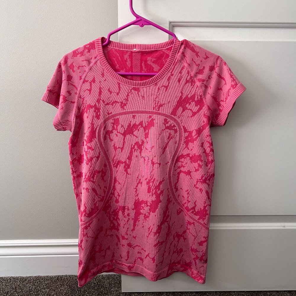 Lululemon Swiftly Tech Short Sleeve Crew Heathered Bon Bon Size 10